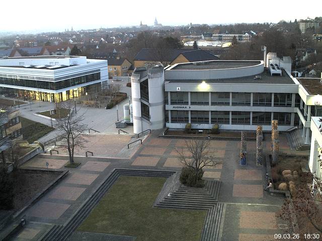 Foto der Webcam: Verwaltungsgeb&auml;ude, Innenhof mit Audimax, H&ouml;rsaal-Geb&auml;ude 1