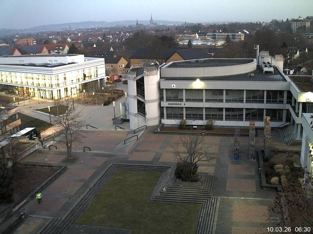Foto der Webcam: Verwaltungsgeb&auml;ude, Innenhof mit Audimax, H&ouml;rsaal-Geb&auml;ude 1