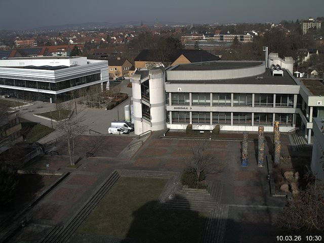 Foto der Webcam: Verwaltungsgeb&auml;ude, Innenhof mit Audimax, H&ouml;rsaal-Geb&auml;ude 1