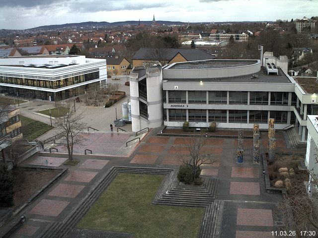 Foto der Webcam: Verwaltungsgeb&auml;ude, Innenhof mit Audimax, H&ouml;rsaal-Geb&auml;ude 1