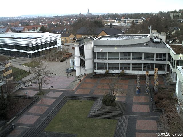 Foto der Webcam: Verwaltungsgeb&auml;ude, Innenhof mit Audimax, H&ouml;rsaal-Geb&auml;ude 1