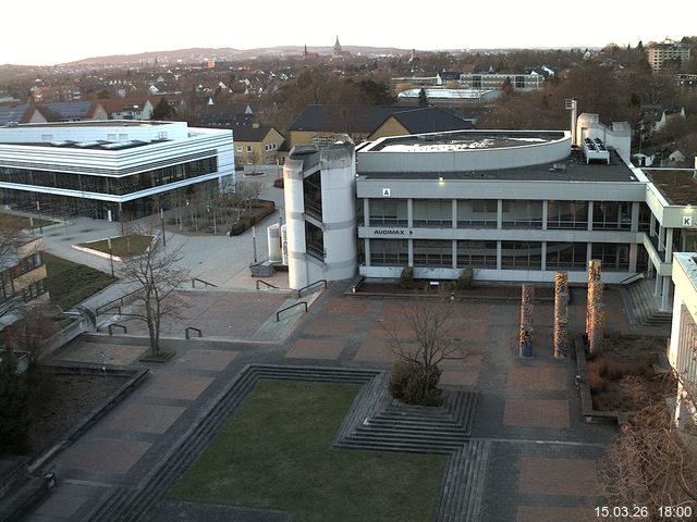 Foto der Webcam: Verwaltungsgeb&auml;ude, Innenhof mit Audimax, H&ouml;rsaal-Geb&auml;ude 1