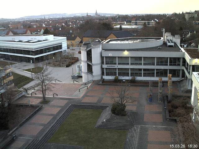Foto der Webcam: Verwaltungsgeb&auml;ude, Innenhof mit Audimax, H&ouml;rsaal-Geb&auml;ude 1