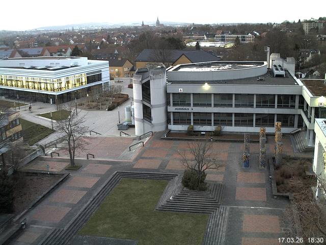 Foto der Webcam: Verwaltungsgeb&auml;ude, Innenhof mit Audimax, H&ouml;rsaal-Geb&auml;ude 1