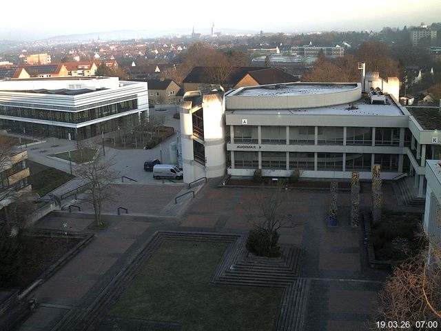 Foto der Webcam: Verwaltungsgeb&auml;ude, Innenhof mit Audimax, H&ouml;rsaal-Geb&auml;ude 1