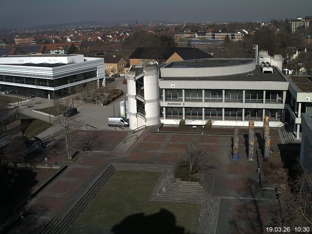 Foto der Webcam: Verwaltungsgeb&auml;ude, Innenhof mit Audimax, H&ouml;rsaal-Geb&auml;ude 1