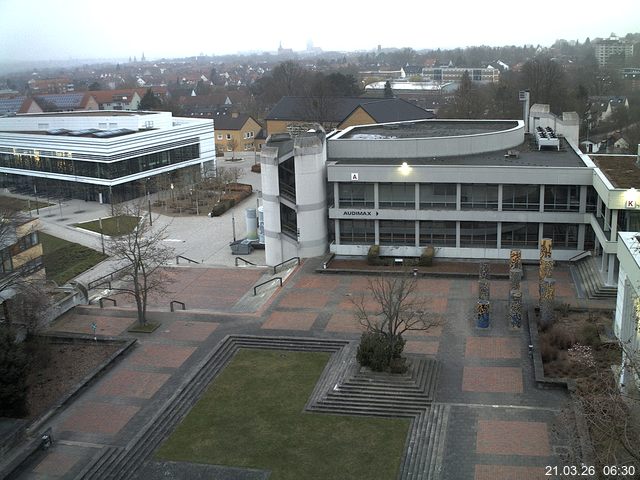 Foto der Webcam: Verwaltungsgeb&auml;ude, Innenhof mit Audimax, H&ouml;rsaal-Geb&auml;ude 1
