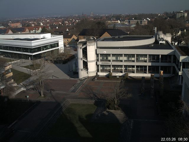 Foto der Webcam: Verwaltungsgeb&auml;ude, Innenhof mit Audimax, H&ouml;rsaal-Geb&auml;ude 1
