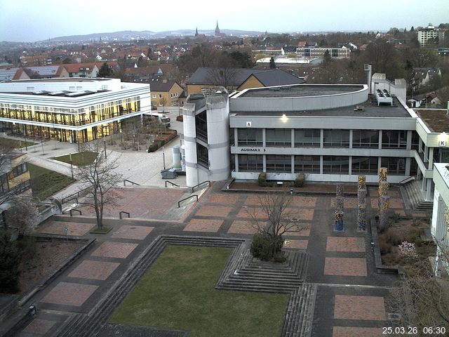 Foto der Webcam: Verwaltungsgeb&auml;ude, Innenhof mit Audimax, H&ouml;rsaal-Geb&auml;ude 1