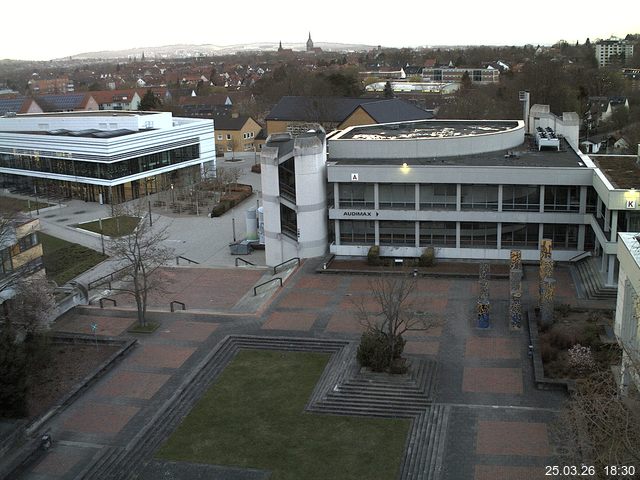 Foto der Webcam: Verwaltungsgeb&auml;ude, Innenhof mit Audimax, H&ouml;rsaal-Geb&auml;ude 1