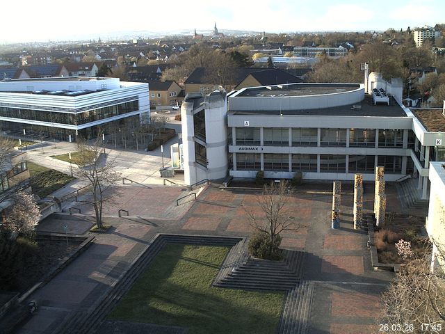 Foto der Webcam: Verwaltungsgeb&auml;ude, Innenhof mit Audimax, H&ouml;rsaal-Geb&auml;ude 1