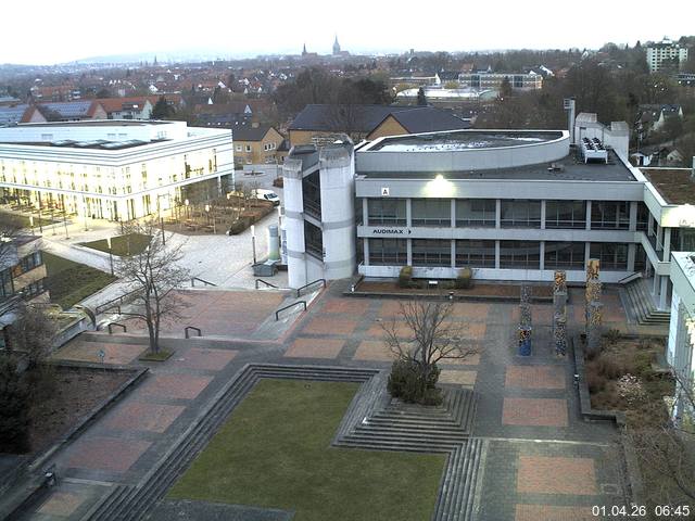 Foto der Webcam: Verwaltungsgeb&auml;ude, Innenhof mit Audimax, H&ouml;rsaal-Geb&auml;ude 1