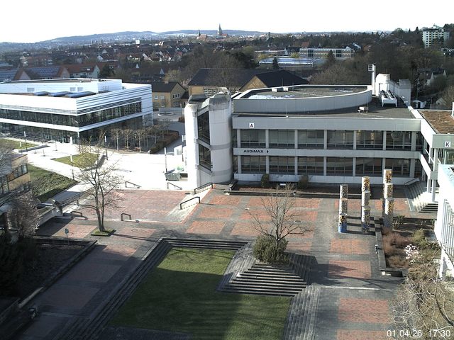 Foto der Webcam: Verwaltungsgeb&auml;ude, Innenhof mit Audimax, H&ouml;rsaal-Geb&auml;ude 1