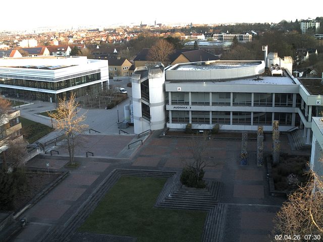 Foto der Webcam: Verwaltungsgeb&auml;ude, Innenhof mit Audimax, H&ouml;rsaal-Geb&auml;ude 1