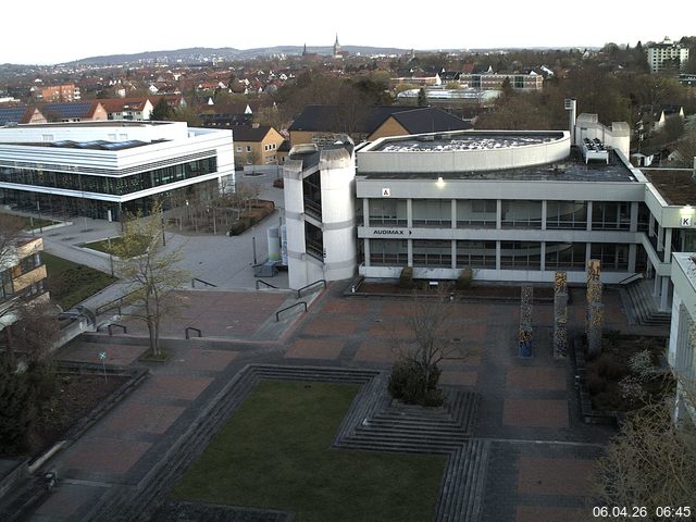 Foto der Webcam: Verwaltungsgeb&auml;ude, Innenhof mit Audimax, H&ouml;rsaal-Geb&auml;ude 1