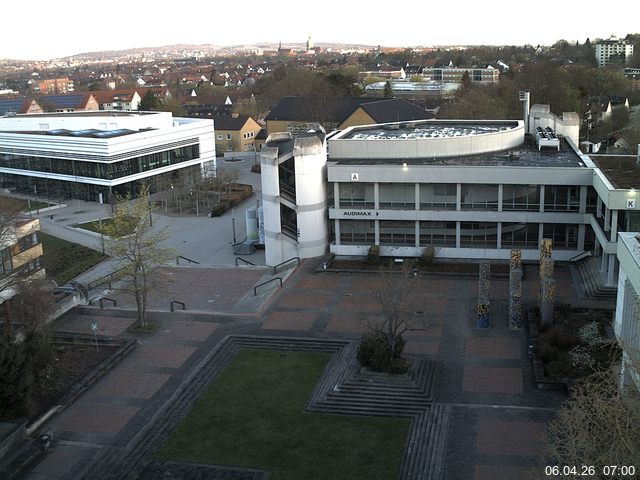 Foto der Webcam: Verwaltungsgeb&auml;ude, Innenhof mit Audimax, H&ouml;rsaal-Geb&auml;ude 1