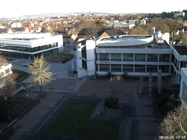 Foto der Webcam: Verwaltungsgeb&auml;ude, Innenhof mit Audimax, H&ouml;rsaal-Geb&auml;ude 1