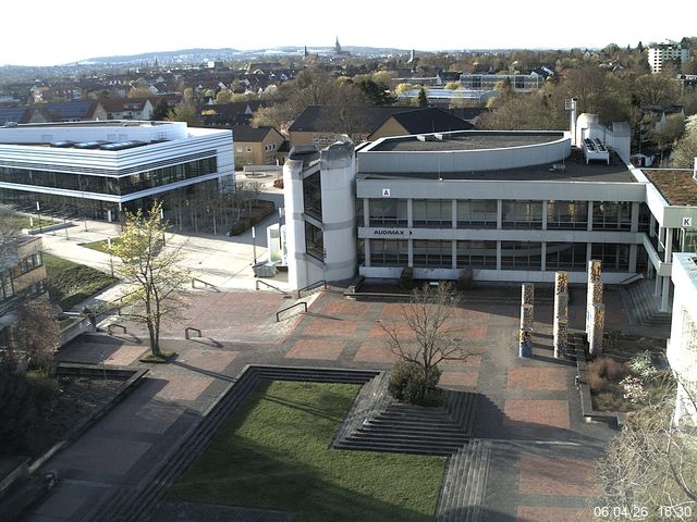 Foto der Webcam: Verwaltungsgeb&auml;ude, Innenhof mit Audimax, H&ouml;rsaal-Geb&auml;ude 1