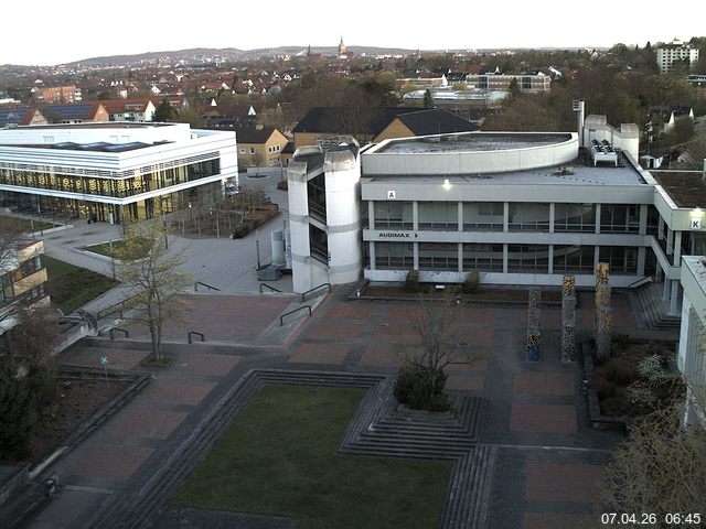Foto der Webcam: Verwaltungsgeb&auml;ude, Innenhof mit Audimax, H&ouml;rsaal-Geb&auml;ude 1