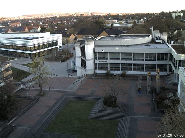 Foto der Webcam: Verwaltungsgeb&auml;ude, Innenhof mit Audimax, H&ouml;rsaal-Geb&auml;ude 1