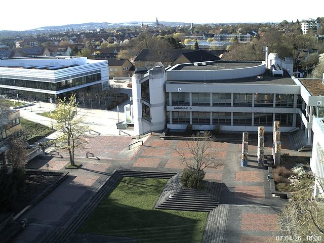 Foto der Webcam: Verwaltungsgeb&auml;ude, Innenhof mit Audimax, H&ouml;rsaal-Geb&auml;ude 1