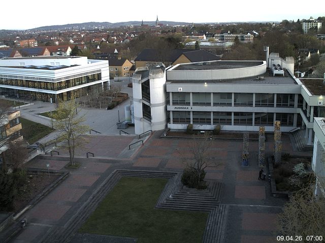 Foto der Webcam: Verwaltungsgeb&auml;ude, Innenhof mit Audimax, H&ouml;rsaal-Geb&auml;ude 1