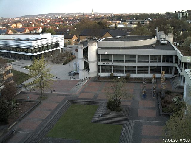 Foto der Webcam: Verwaltungsgeb&auml;ude, Innenhof mit Audimax, H&ouml;rsaal-Geb&auml;ude 1