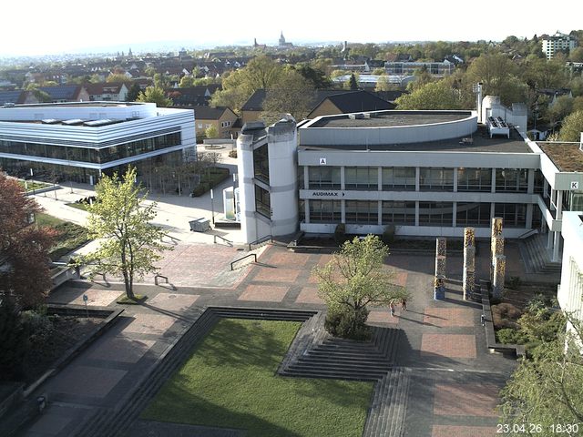 Foto der Webcam: Verwaltungsgeb&auml;ude, Innenhof mit Audimax, H&ouml;rsaal-Geb&auml;ude 1