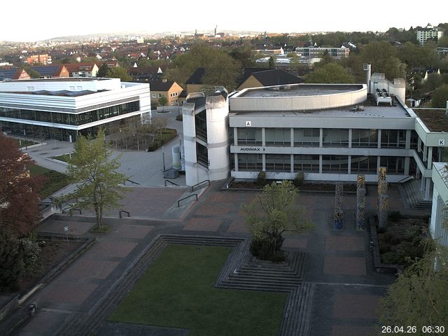 Foto der Webcam: Verwaltungsgeb&auml;ude, Innenhof mit Audimax, H&ouml;rsaal-Geb&auml;ude 1