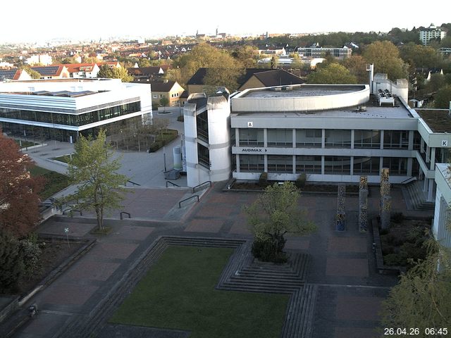 Foto der Webcam: Verwaltungsgeb&auml;ude, Innenhof mit Audimax, H&ouml;rsaal-Geb&auml;ude 1