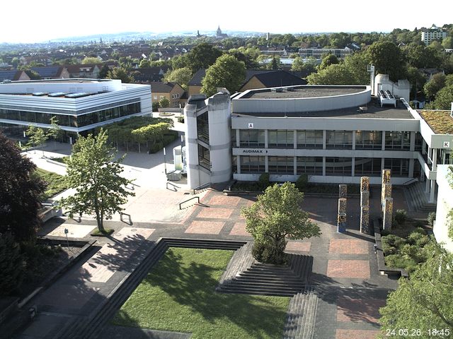 Foto der Webcam: Verwaltungsgeb&auml;ude, Innenhof mit Audimax, H&ouml;rsaal-Geb&auml;ude 1