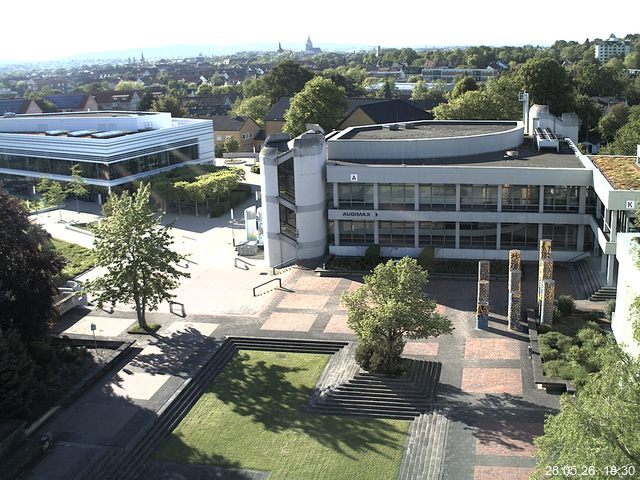 Foto der Webcam: Verwaltungsgeb&auml;ude, Innenhof mit Audimax, H&ouml;rsaal-Geb&auml;ude 1