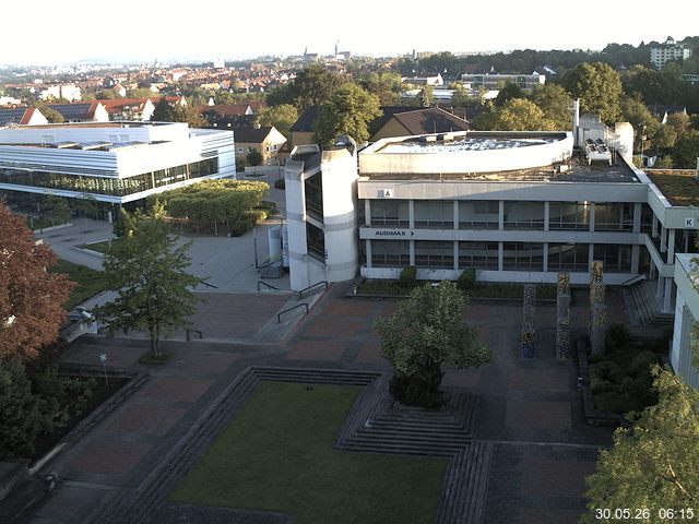 Foto der Webcam: Verwaltungsgeb&auml;ude, Innenhof mit Audimax, H&ouml;rsaal-Geb&auml;ude 1
