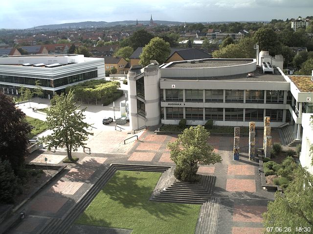 Foto der Webcam: Verwaltungsgeb&auml;ude, Innenhof mit Audimax, H&ouml;rsaal-Geb&auml;ude 1