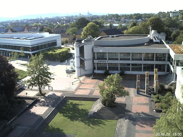 Foto der Webcam: Verwaltungsgeb&auml;ude, Innenhof mit Audimax, H&ouml;rsaal-Geb&auml;ude 1