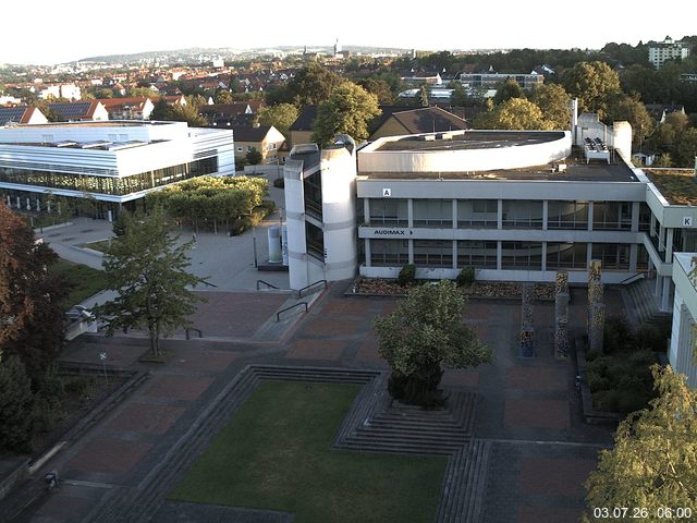 Foto der Webcam: Verwaltungsgeb&auml;ude, Innenhof mit Audimax, H&ouml;rsaal-Geb&auml;ude 1