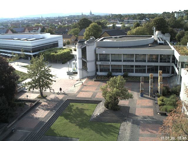 Foto der Webcam: Verwaltungsgeb&auml;ude, Innenhof mit Audimax, H&ouml;rsaal-Geb&auml;ude 1