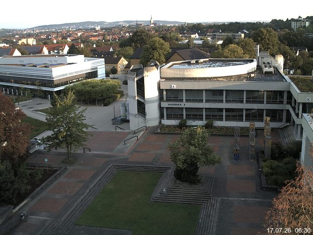 Foto der Webcam: Verwaltungsgeb&auml;ude, Innenhof mit Audimax, H&ouml;rsaal-Geb&auml;ude 1