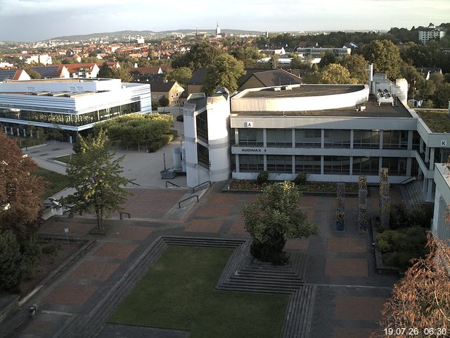 Foto der Webcam: Verwaltungsgeb&auml;ude, Innenhof mit Audimax, H&ouml;rsaal-Geb&auml;ude 1