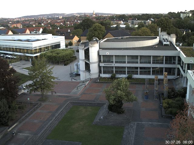 Foto der Webcam: Verwaltungsgeb&auml;ude, Innenhof mit Audimax, H&ouml;rsaal-Geb&auml;ude 1