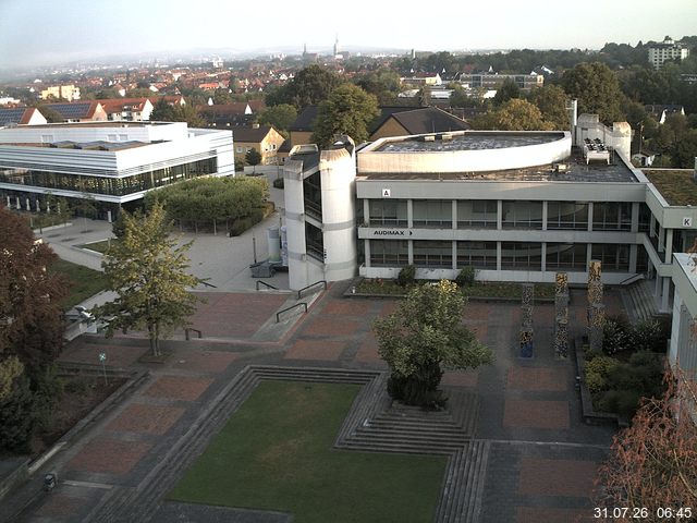 Foto der Webcam: Verwaltungsgeb&auml;ude, Innenhof mit Audimax, H&ouml;rsaal-Geb&auml;ude 1