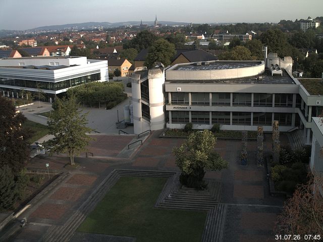 Foto der Webcam: Verwaltungsgeb&auml;ude, Innenhof mit Audimax, H&ouml;rsaal-Geb&auml;ude 1