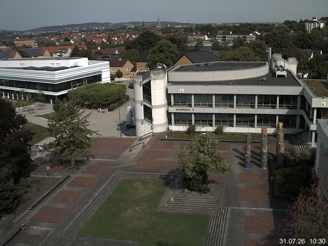 Foto der Webcam: Verwaltungsgeb&auml;ude, Innenhof mit Audimax, H&ouml;rsaal-Geb&auml;ude 1