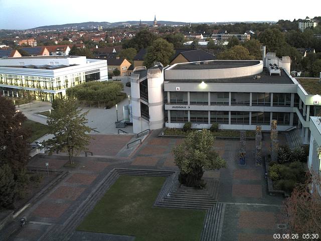 Foto der Webcam: Verwaltungsgeb&auml;ude, Innenhof mit Audimax, H&ouml;rsaal-Geb&auml;ude 1