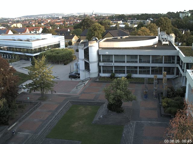 Foto der Webcam: Verwaltungsgeb&auml;ude, Innenhof mit Audimax, H&ouml;rsaal-Geb&auml;ude 1