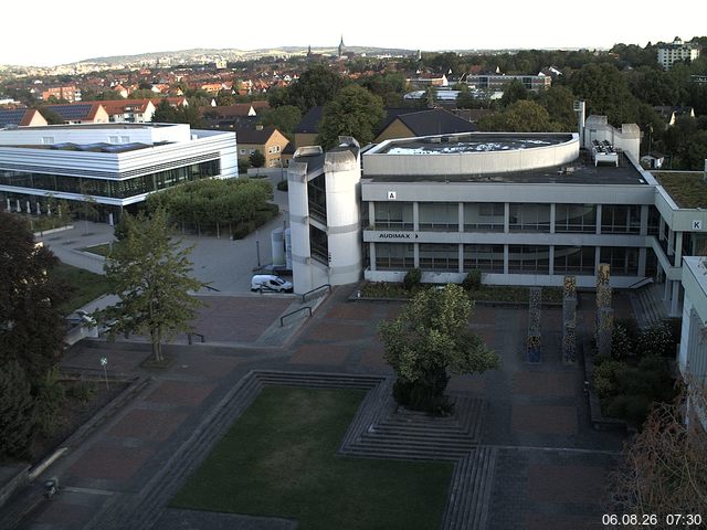 Foto der Webcam: Verwaltungsgeb&auml;ude, Innenhof mit Audimax, H&ouml;rsaal-Geb&auml;ude 1