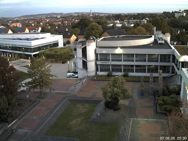 Foto der Webcam: Verwaltungsgeb&auml;ude, Innenhof mit Audimax, H&ouml;rsaal-Geb&auml;ude 1