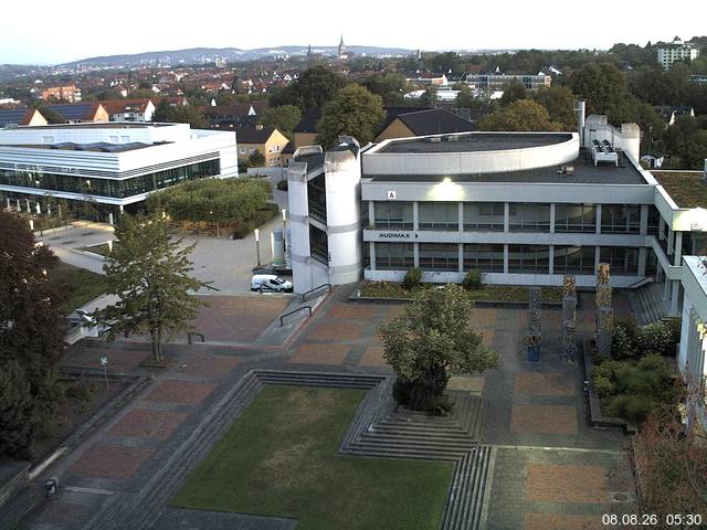 Foto der Webcam: Verwaltungsgeb&auml;ude, Innenhof mit Audimax, H&ouml;rsaal-Geb&auml;ude 1