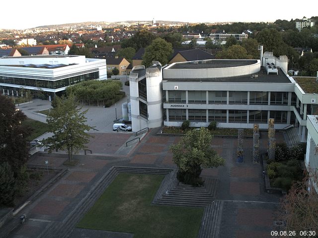Foto der Webcam: Verwaltungsgeb&auml;ude, Innenhof mit Audimax, H&ouml;rsaal-Geb&auml;ude 1