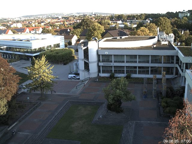 Foto der Webcam: Verwaltungsgeb&auml;ude, Innenhof mit Audimax, H&ouml;rsaal-Geb&auml;ude 1